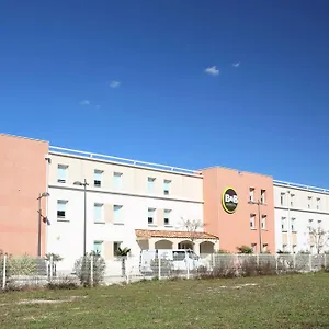2* מלון Marseille Aeroport